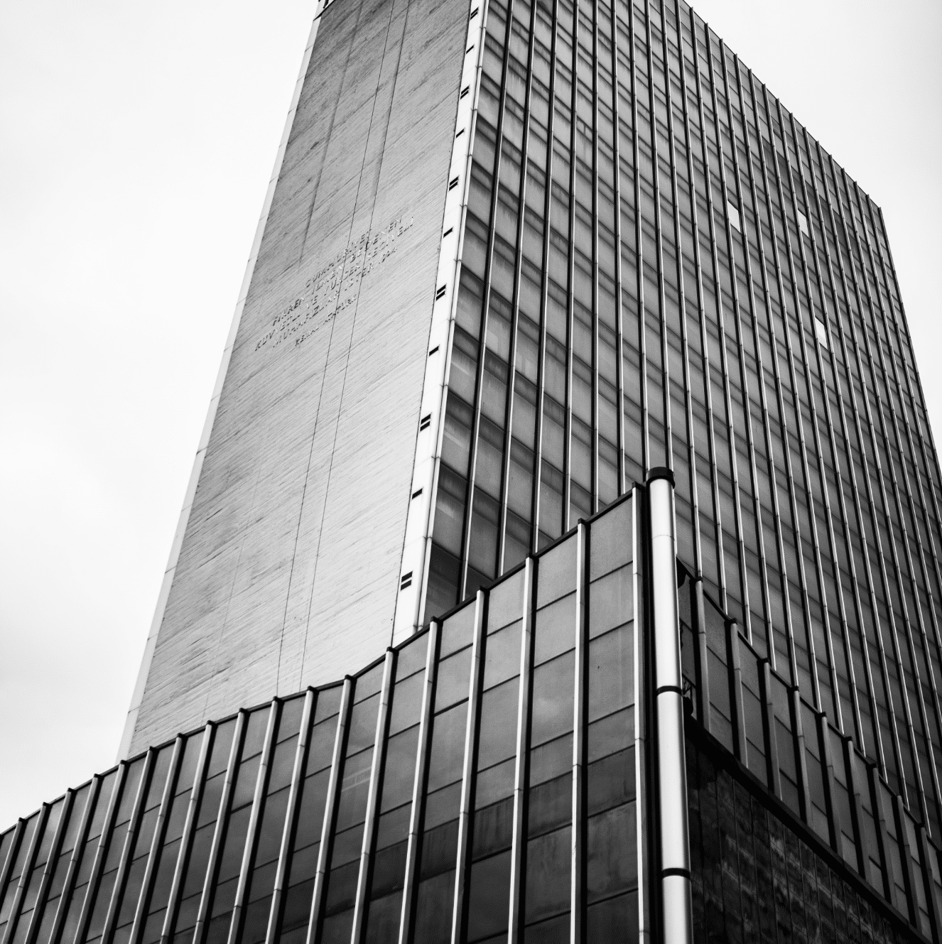 Photo d'un grand immeuble